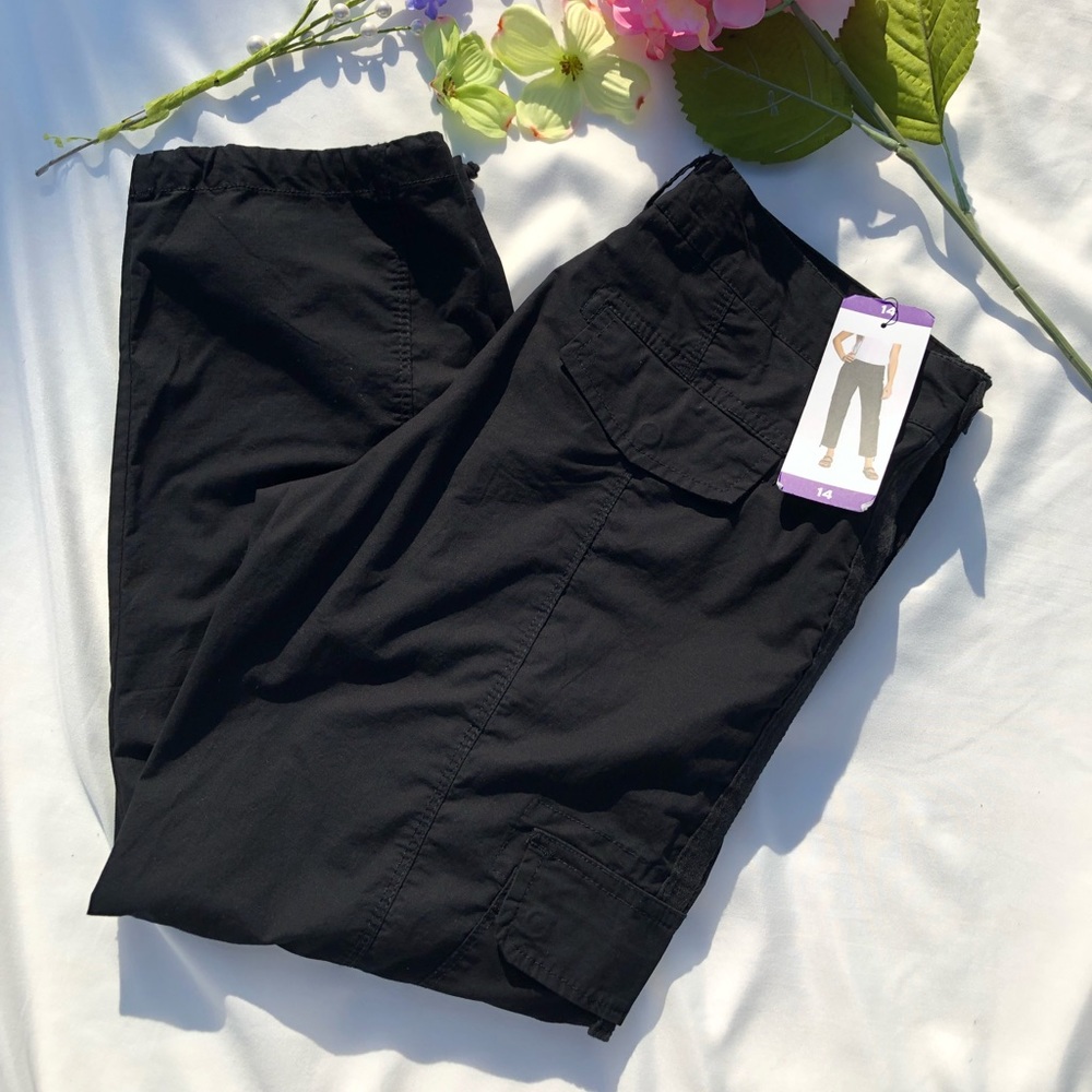 Women’s Capris - Picture 3 of 4